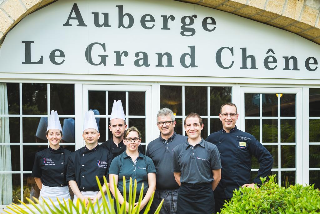 Auberge Du Grand Chene Sillans-la Cascade Exterior photo